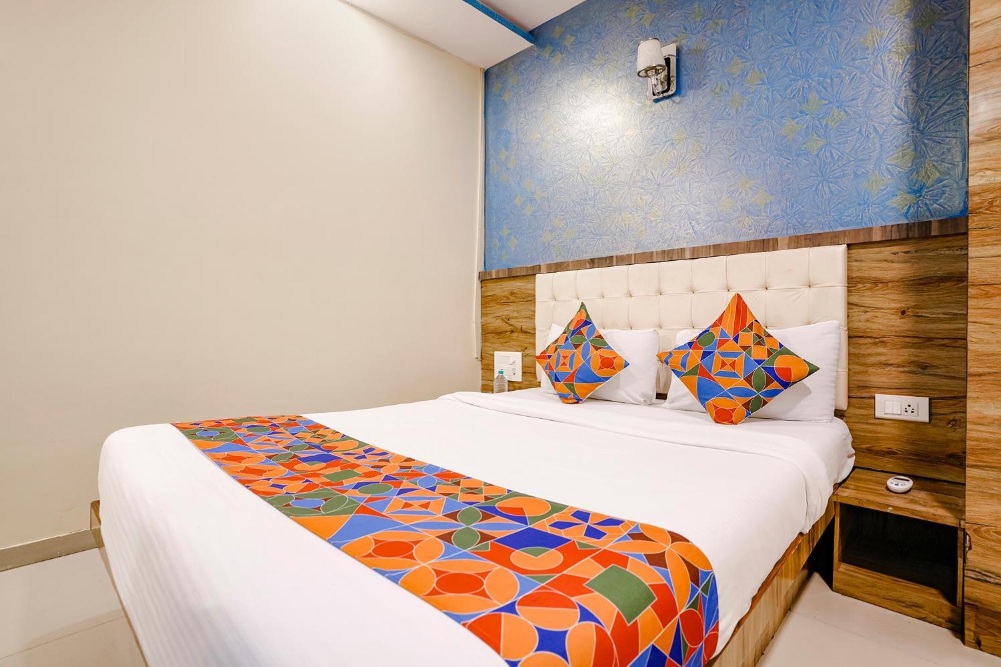Fabexpress Sarah Gold - Nr Nesco Exhibition Center Hotel Mumbai Exterior photo