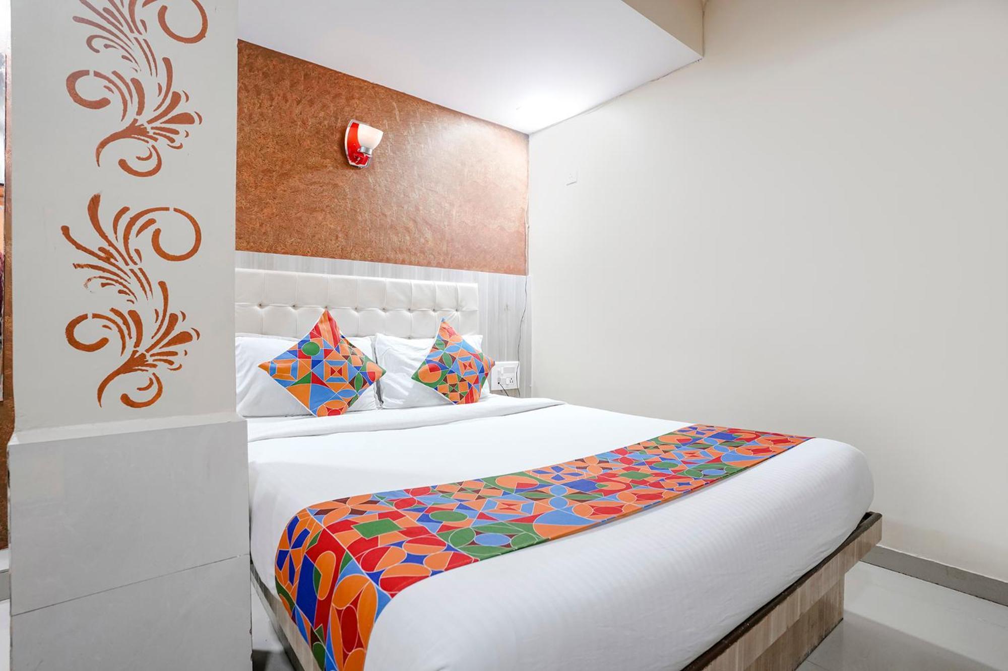Fabexpress Sarah Gold - Nr Nesco Exhibition Center Hotel Mumbai Exterior photo